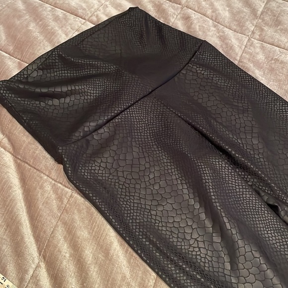 High Waist Faux Leather Snakeskin Leggings New - Picture 8 of 10